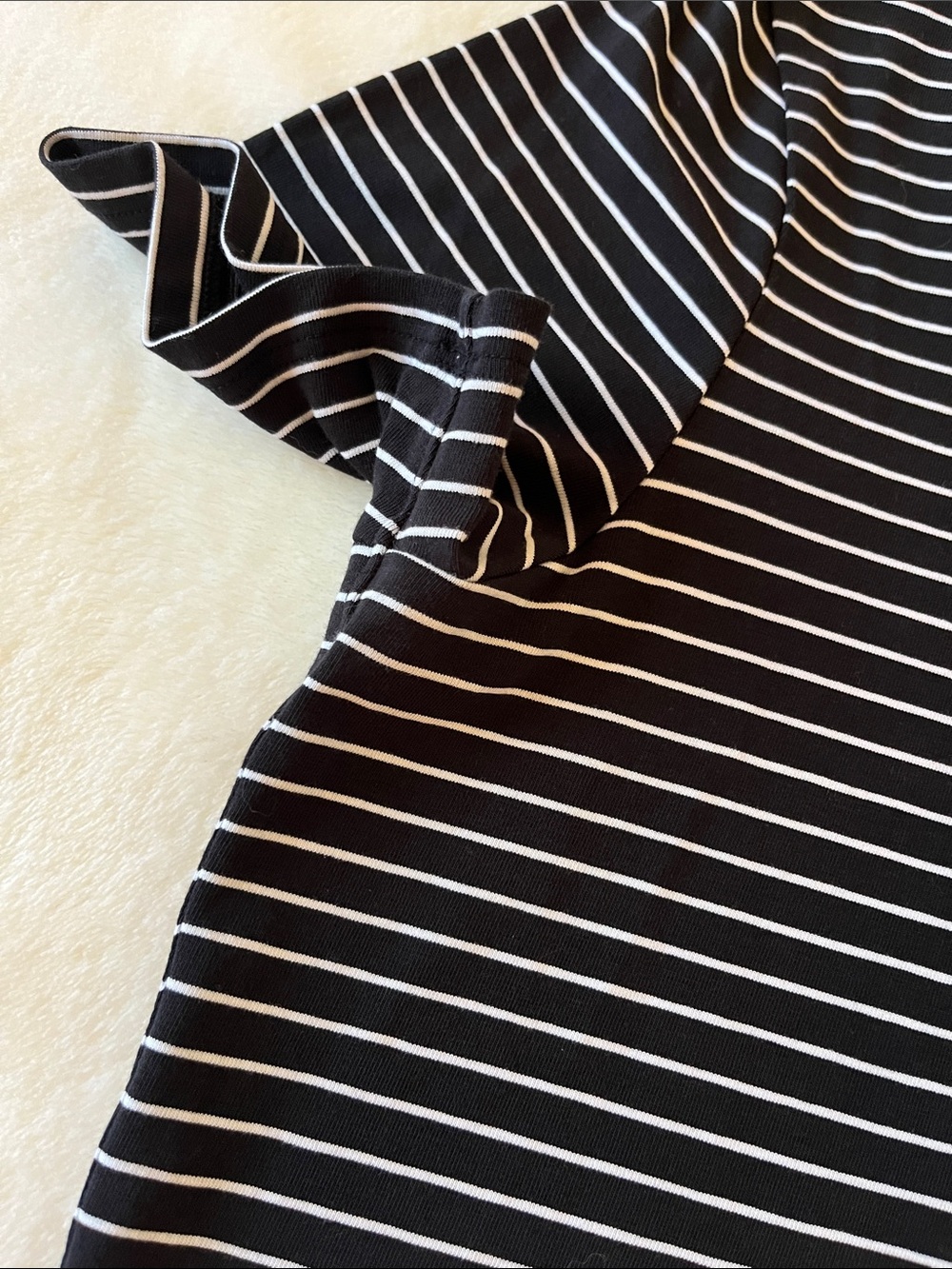 Lululemon Love crewneck striped tee with curved hem size 6 - Picture 2 of 6